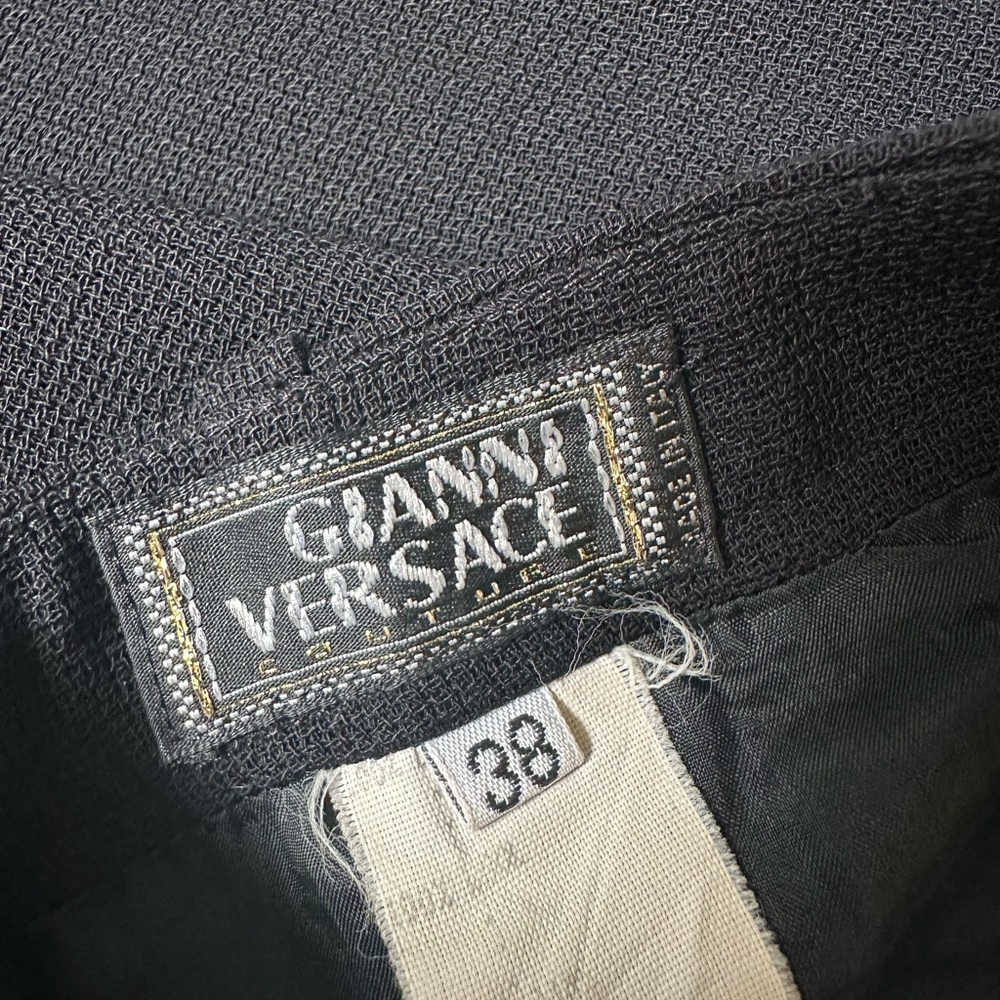 Used - Picture 2 of 3